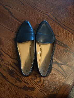 Time and Tru Black Pointed-Toe Flats